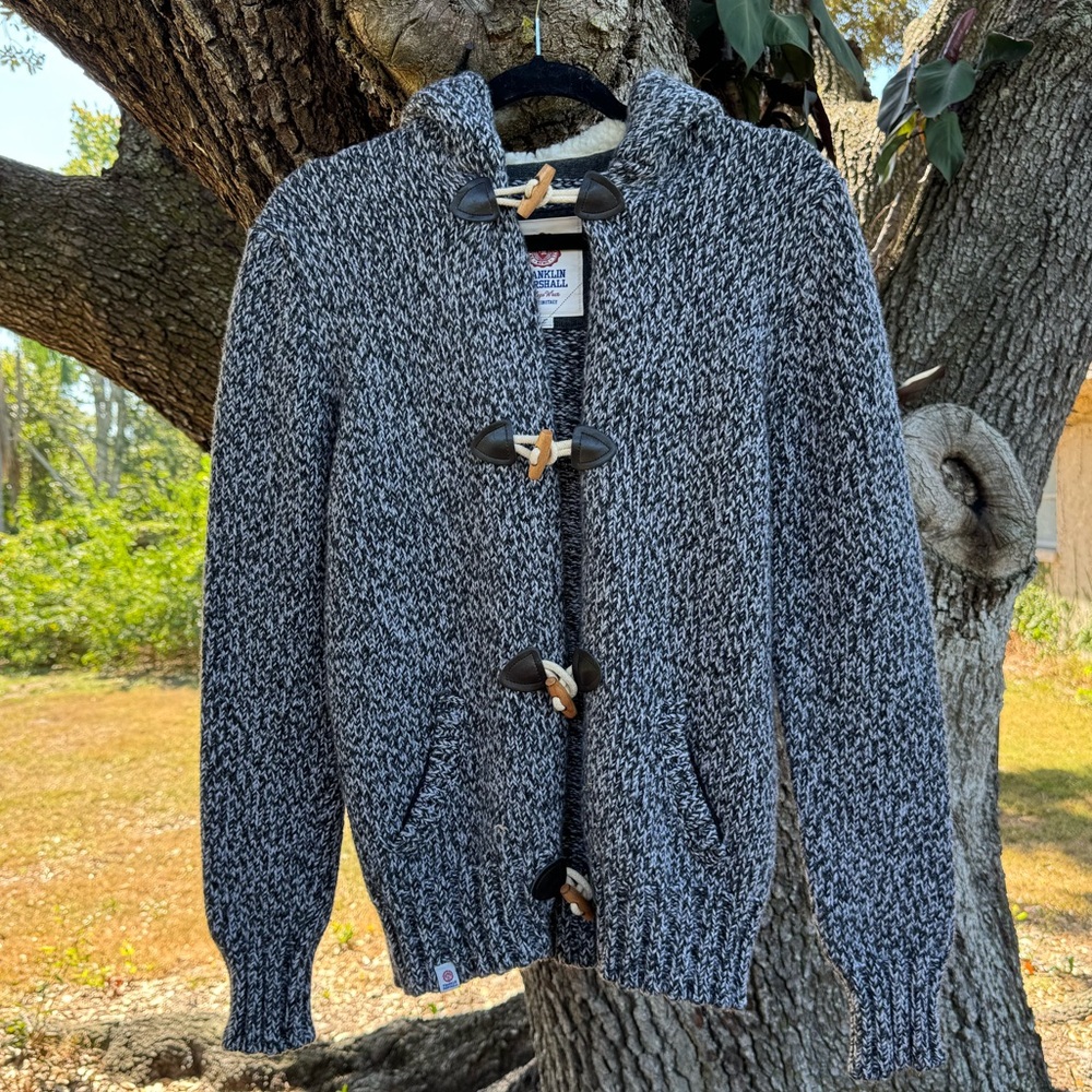 Franklin & Marshall-Made in Italy 80% Wool blue hoodie with  toggle buttons. L